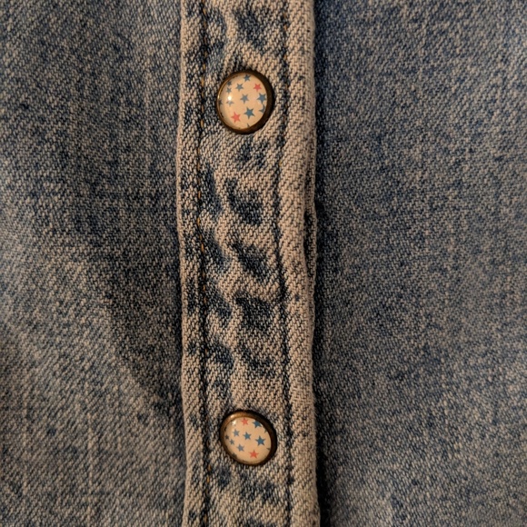 💙Vintage LEVI's Denim Shirt💙 - Picture 5 of 9